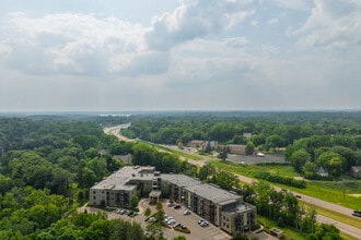 Shorewood Landing Senior Living in Shorewood, MN - Foto de edificio - Building Photo