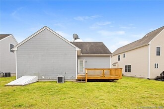 23 Elizabeth Ln in Vernon, CT - Foto de edificio - Building Photo
