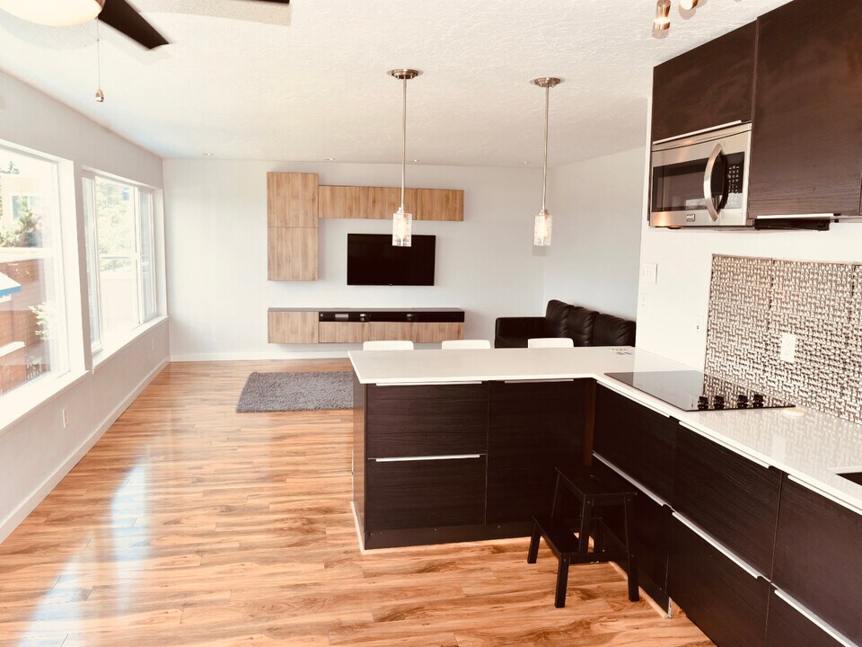 3515 SW Barbur Blvd, Unit O-2 in Portland, OR - Foto de edificio