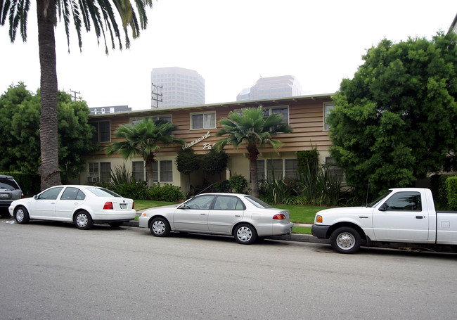 1218 Armacost Ave in Los Angeles, CA - Foto de edificio - Building Photo