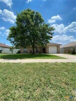 3510 Crescent Dr in Killeen, TX - Building Photo