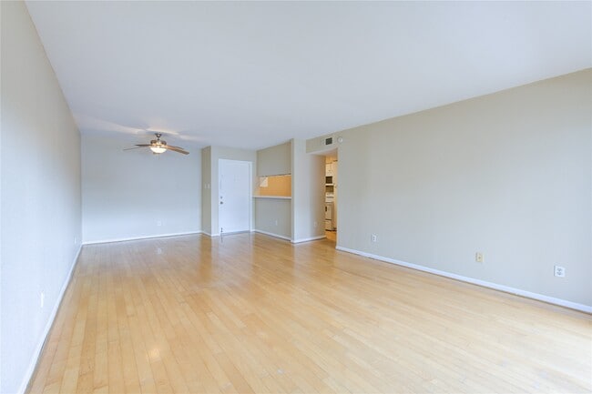 property at 3055 Walnut Bend Ln