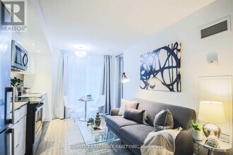 705-4k Spadina Ave. in Toronto, ON - Building Photo - Building Photo