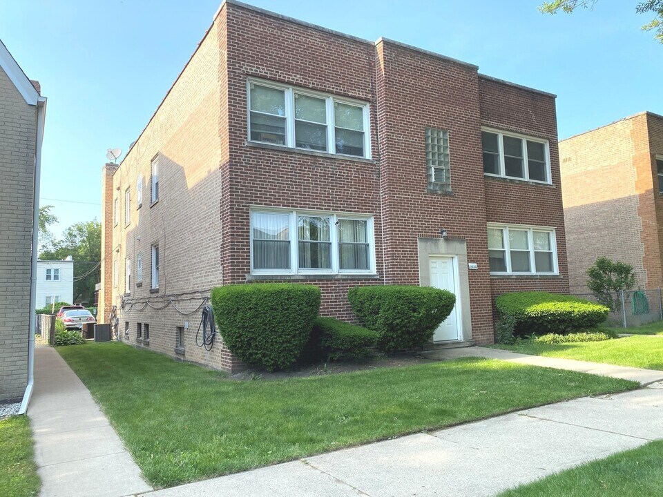 2830 W Summerdale Ave in Chicago, IL - Building Photo