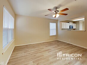 8115 Thicket Pass in San Antonio, TX - Building Photo - Building Photo