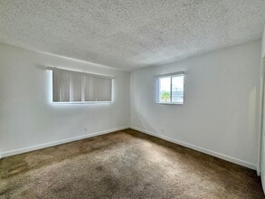 1501 Crescent Cir in North Palm Beach, FL - Building Photo - Building Photo