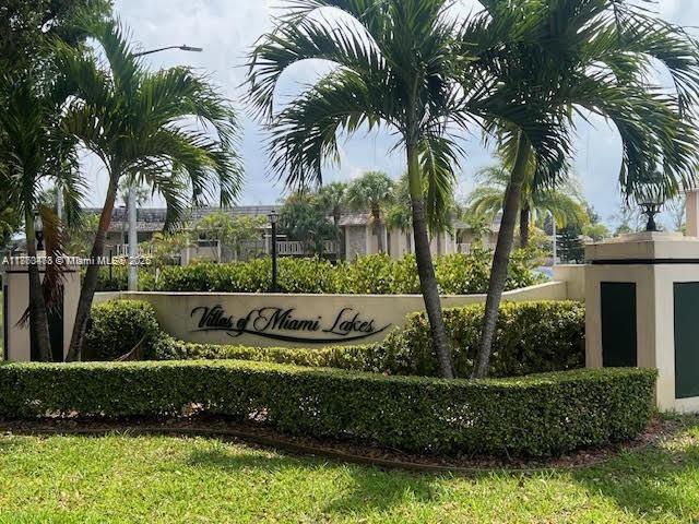 7470 Miami Lakes Dr in Miami Lakes, FL - Building Photo