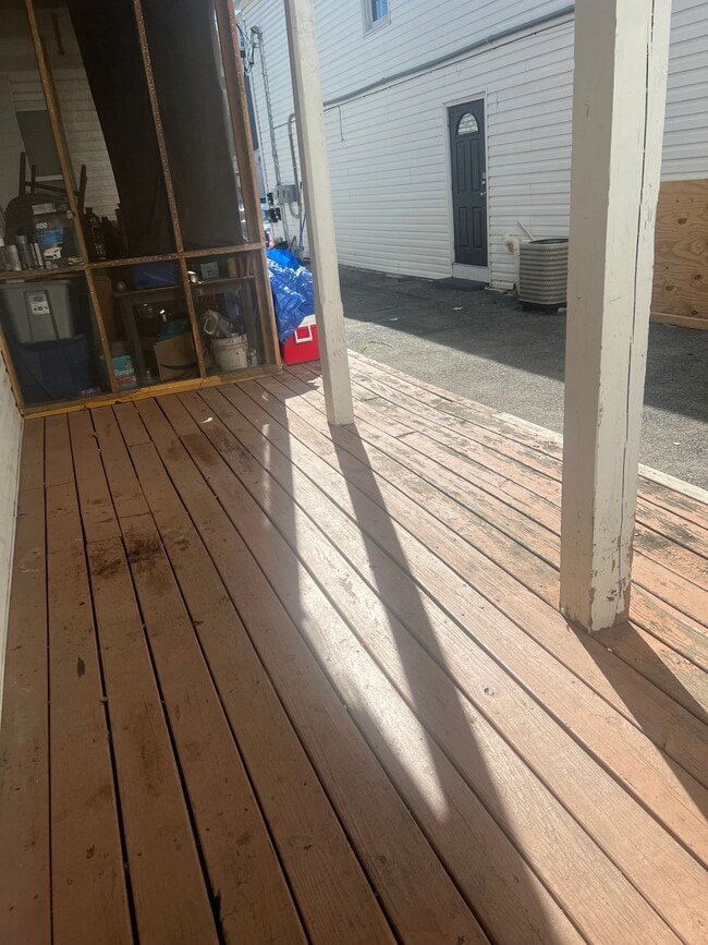 122 E Chestnut St, Unit Rear
