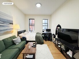 439 E 74th St in New York, NY - Building Photo