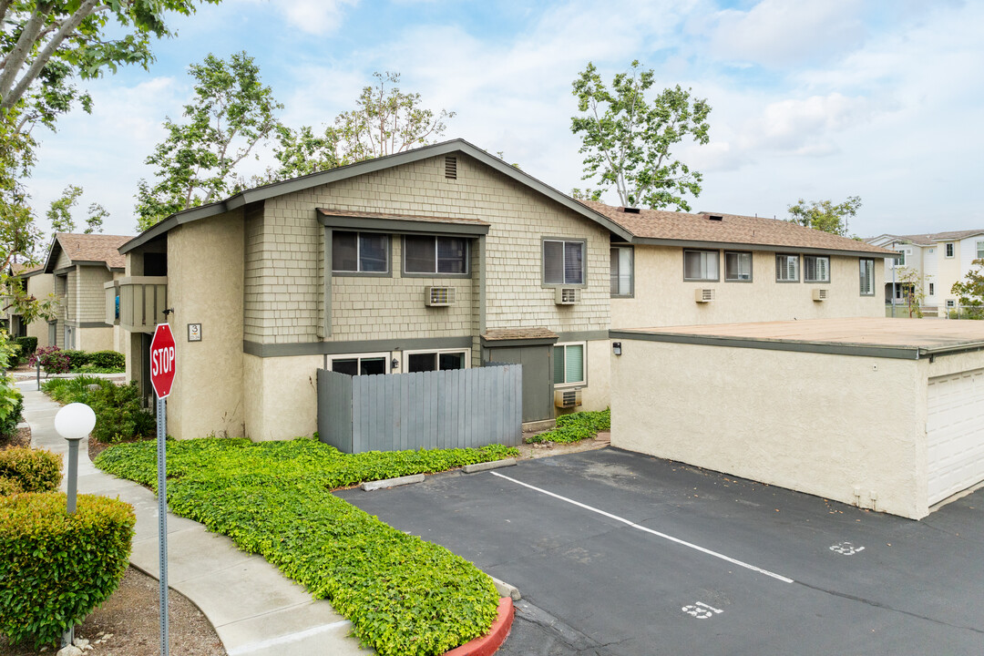 Quail Creek Condominiums in Pomona, CA - Building Photo