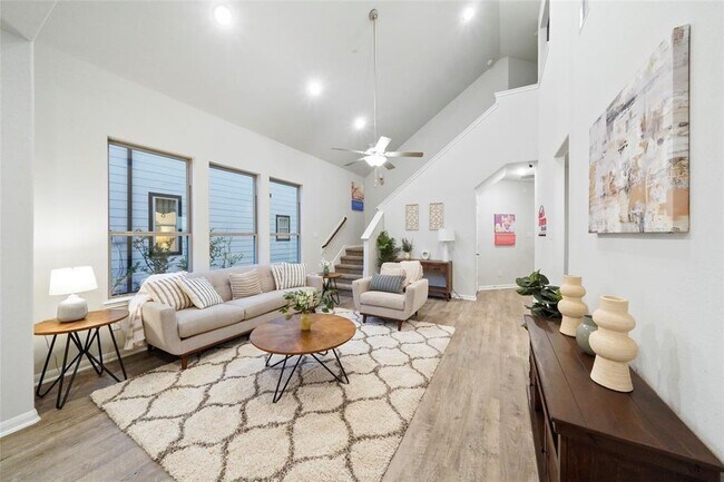 1023 Bluebonnet Trl in Bellville, TX - Building Photo - Building Photo