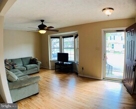 1004 Kings Crest Dr in Stafford, VA - Building Photo - Building Photo