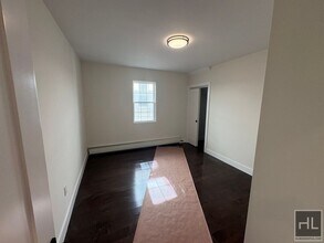 Woodland Ave, YONKERS in Yonkers, NY - Foto de edificio - Building Photo