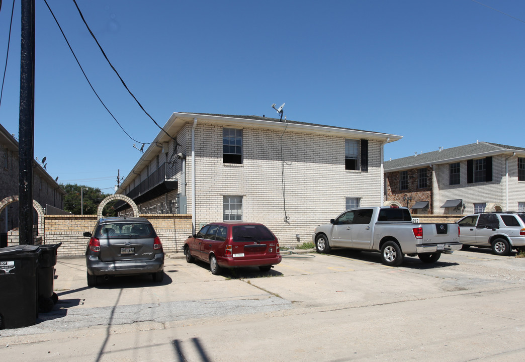 Building E in Arabi, LA - Foto de edificio