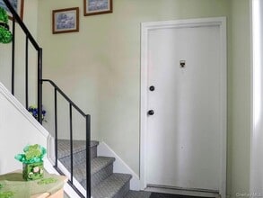 430 Somerset Dr, Unit F in Pearl River, NY - Building Photo - Building Photo