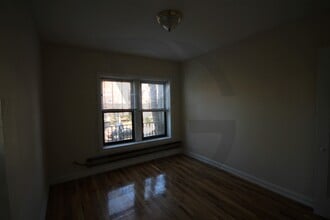 835 W Wolfram St, Unit 3 in Chicago, IL - Building Photo - Building Photo