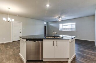 617 Blackland dr in Venus, TX - Building Photo - Building Photo