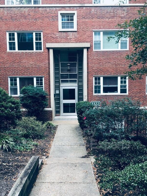 property at 1322 Fort Myer Dr