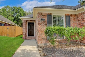 2450 Colonial Springs Ln in Spring, TX - Building Photo - Building Photo