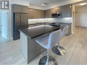 75 Oneida Crescent in Richmond Hill, ON - Building Photo - Building Photo