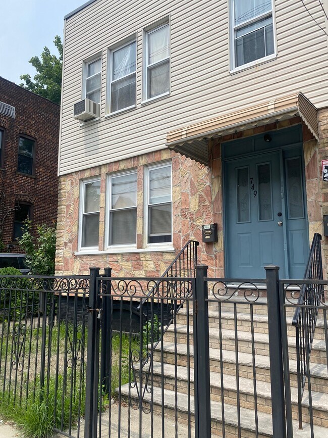 749 Garfield Ave Rentals in Jersey City, NJ