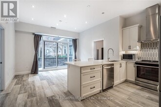 1 Redfern Ave in Hamilton, ON - Building Photo - Building Photo