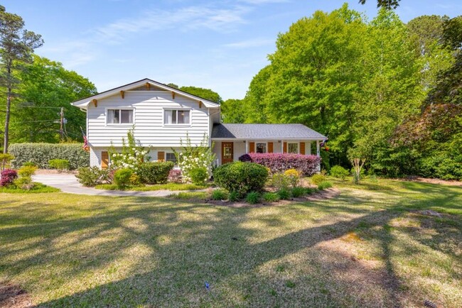 property at 4014 Foxglove Rd