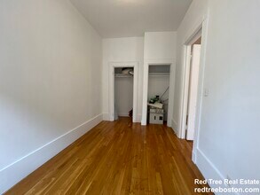 869 Beacon St, Unit 3 in Boston, MA - Building Photo - Building Photo