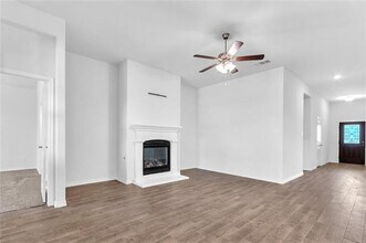 3964 Sidney Ln in Heartland, TX - Building Photo - Building Photo