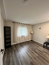 1836 Colonial Village Way in Waterford Township, MI - Building Photo - Building Photo