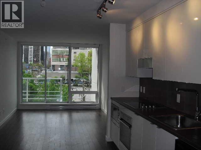 161 W Georgia St in Vancouver, BC - Building Photo - Building Photo