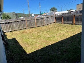 663 SE Parrott St in Roseburg, OR - Building Photo - Building Photo