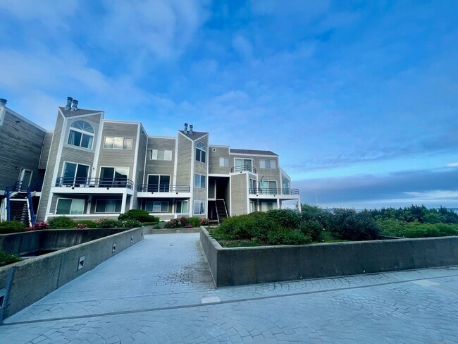 property at 10 Harbour Close