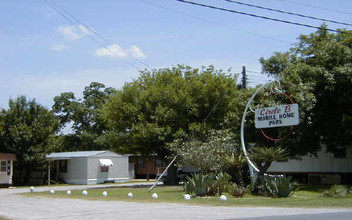 Circle B Mobile Home Park in San Antonio, TX - Building Photo - Building Photo