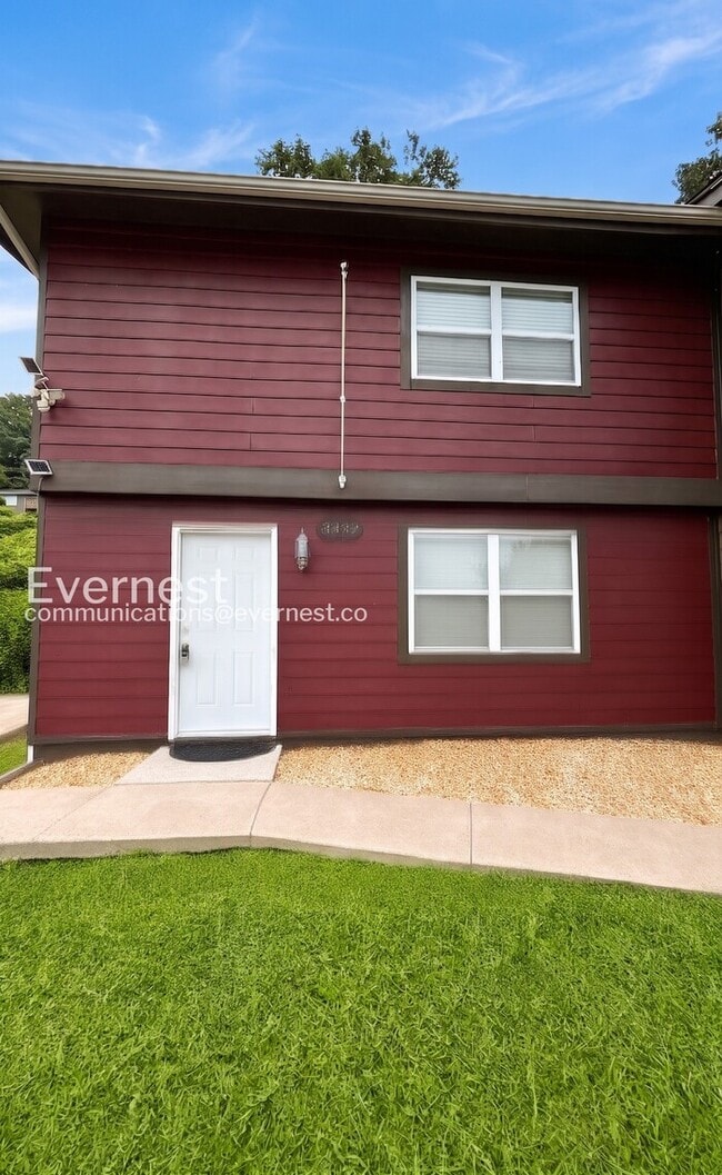 property at 3332 Roadrunner Trail