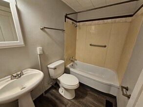 434 W Lawrence St in Mishawaka, IN - Building Photo - Building Photo