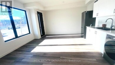 19 Rainwater Ln in Barrie, ON - Building Photo - Building Photo