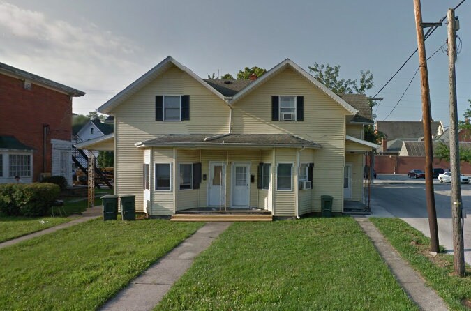 214 E Washington St in Goshen, IN - Building Photo