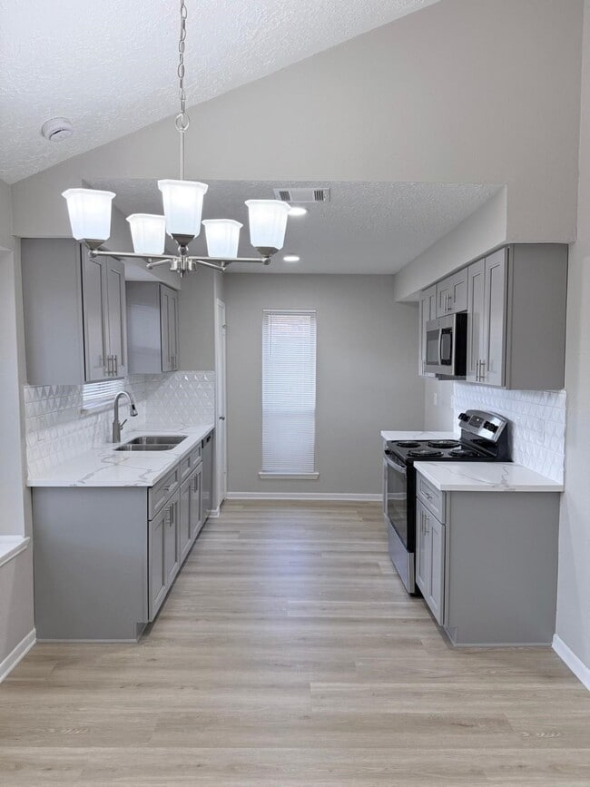 1315 Tiny Tree Dr in Missouri City, TX - Building Photo - Building Photo