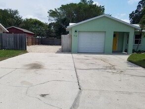 717 89th St NW in Bradenton, FL - Building Photo - Building Photo