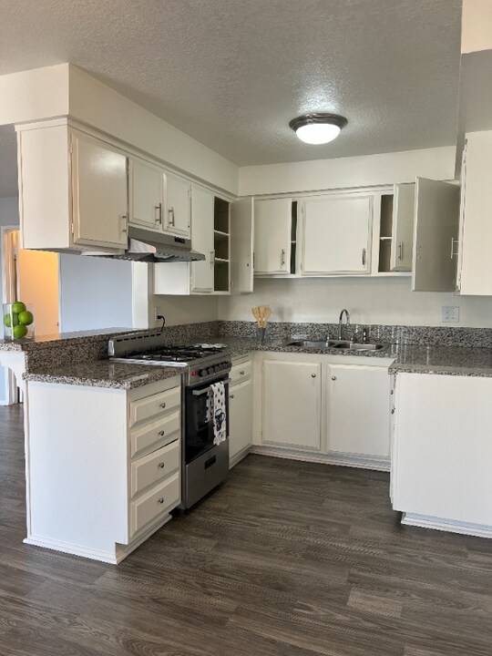 841 W La Habra Blvd in La Habra, CA - Foto de edificio