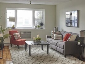 104 Trowbridge St, Unit 4 in Cambridge, MA - Building Photo