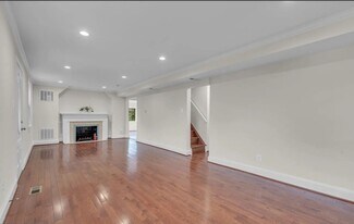 5740 N Carlin Springs Rd in Arlington, VA - Building Photo