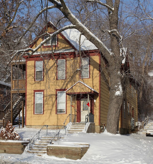 401 Grand Ave in St. Paul, MN - Building Photo - Building Photo