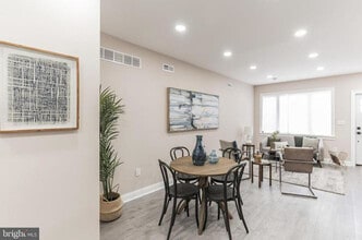 1828 Hoffman St in Philadelphia, PA - Foto de edificio - Building Photo