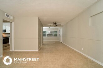 5621 Perrine Dr in Orlando, FL - Foto de edificio - Building Photo