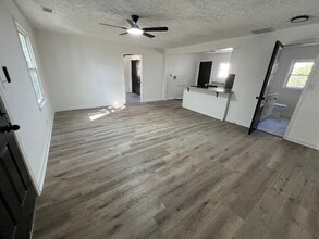 2160 Dowdell Dr in Chamblee, GA - Foto de edificio - Building Photo