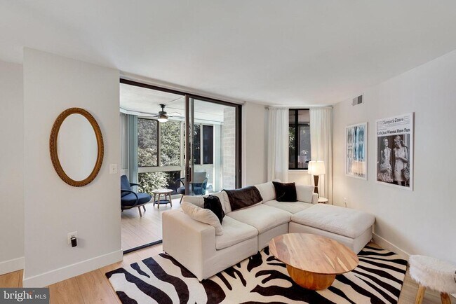 property at 1001 N Vermont St
