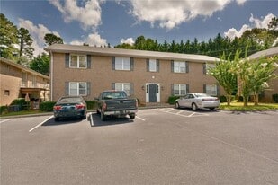 393 Stone Mountain St, Unit 393 Stone Mountain St #N4 in Lawrenceville, GA - Building Photo
