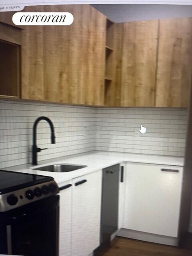 413 Throop Ave in Brooklyn, NY - Building Photo - Building Photo